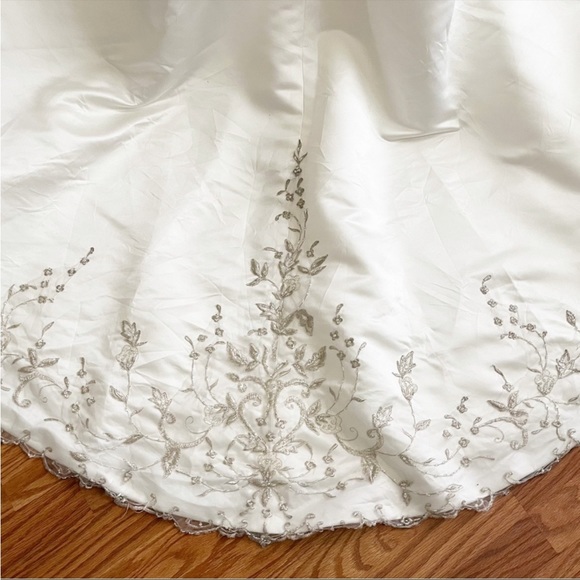 Mori Lee floral embroidered bead embellished Ivory wedding gown dress size 10 - Picture 5 of 8